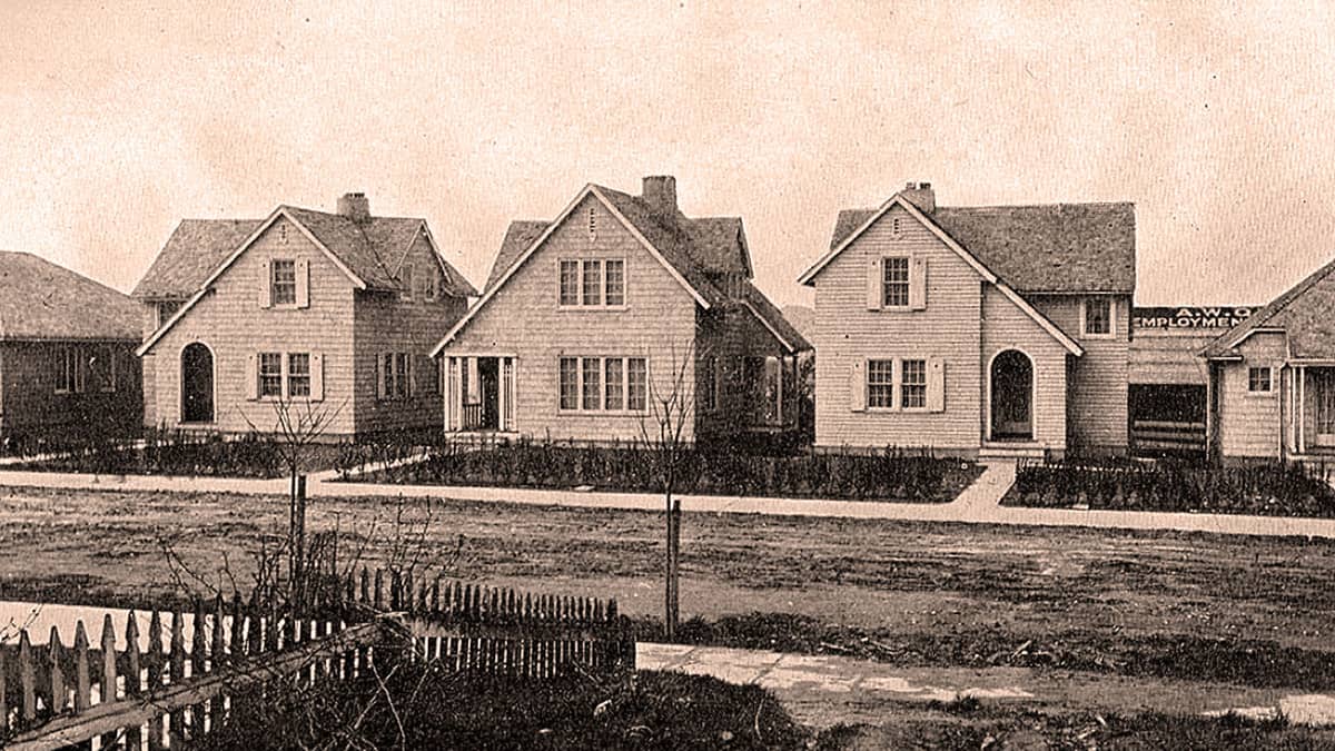 1914 house living room